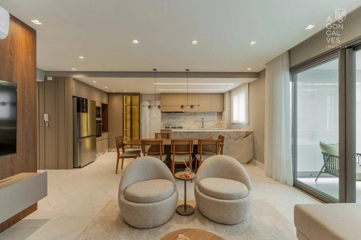 Furnished apartment, 139 m², with a glass-enclosed balcony — photo 8