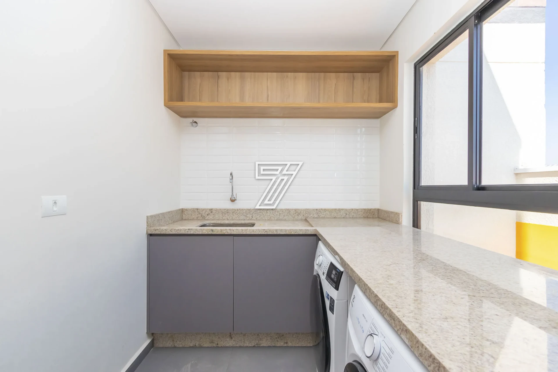 43 m² duplex loft with an open-plan kitchen — photo 45