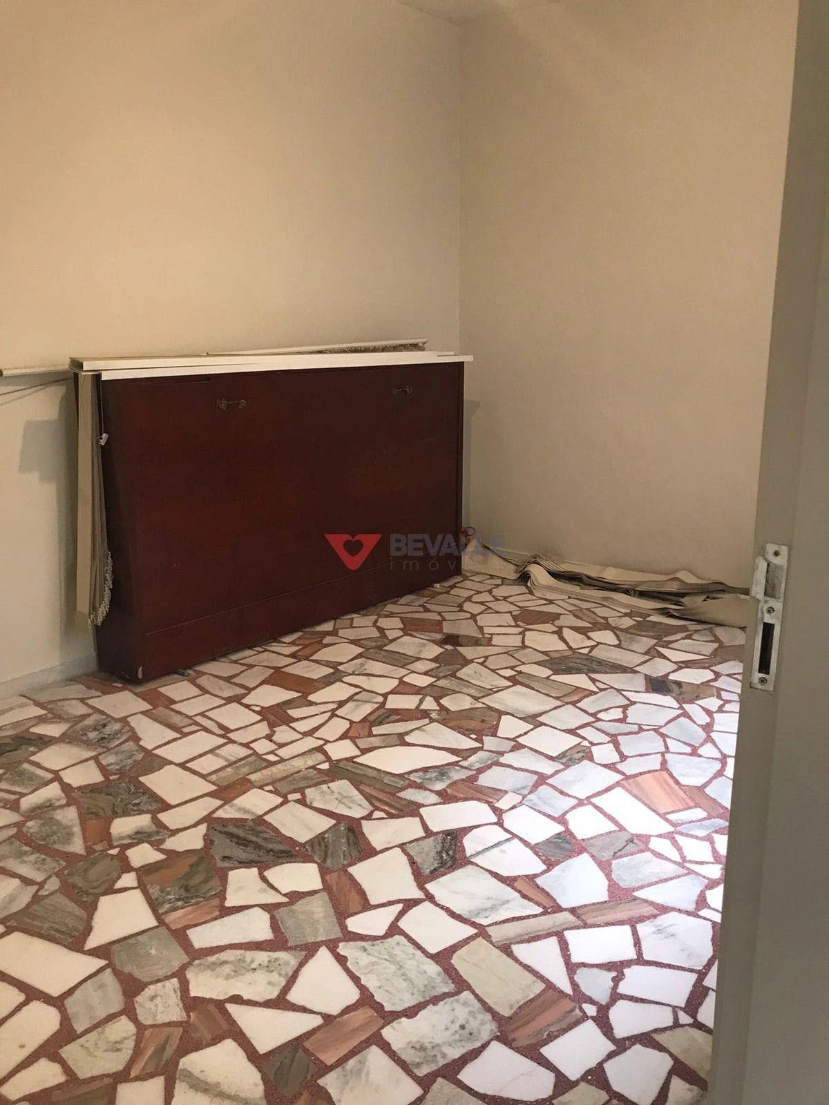 Rental house with 8 bedrooms and a balcony — photo 12