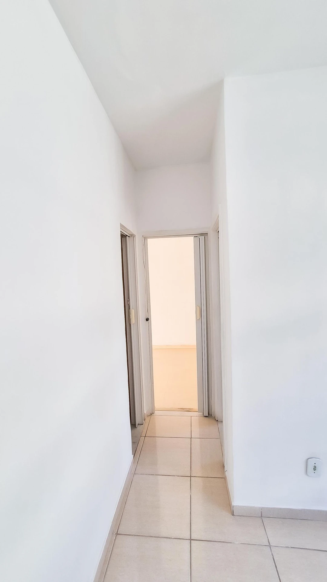 Unfurnished apartment with 2 bedrooms and 1 bathroom — photo 71