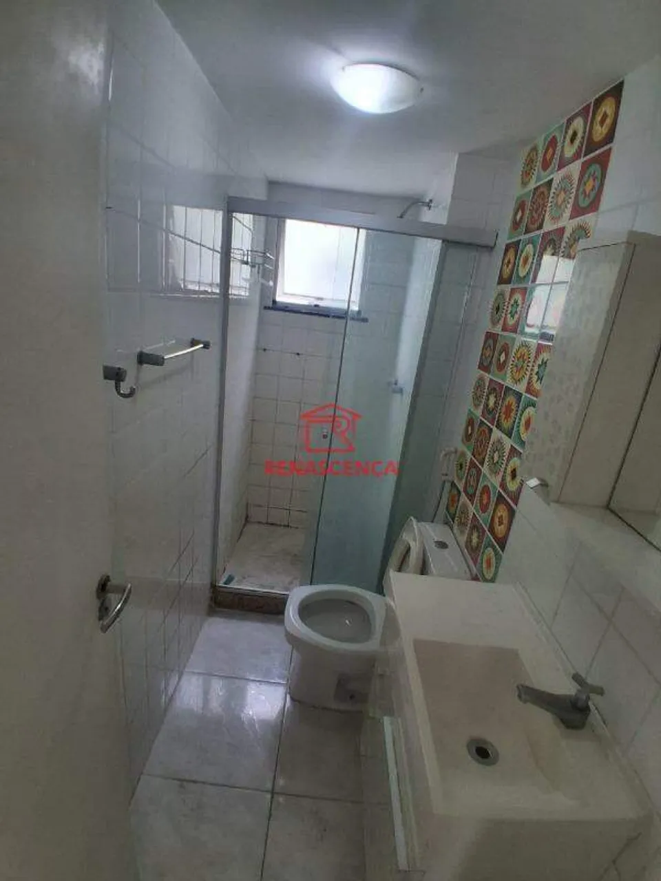 2-bedroom apartment in a building with a gym — photo 11