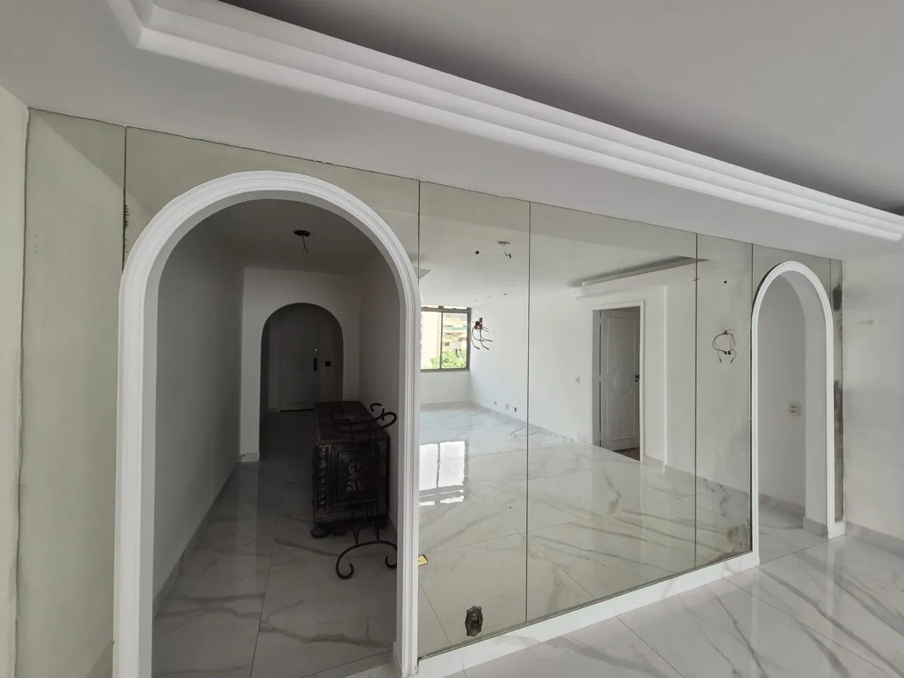 3-bedroom apartment with 3 bathrooms and city views — photo 16