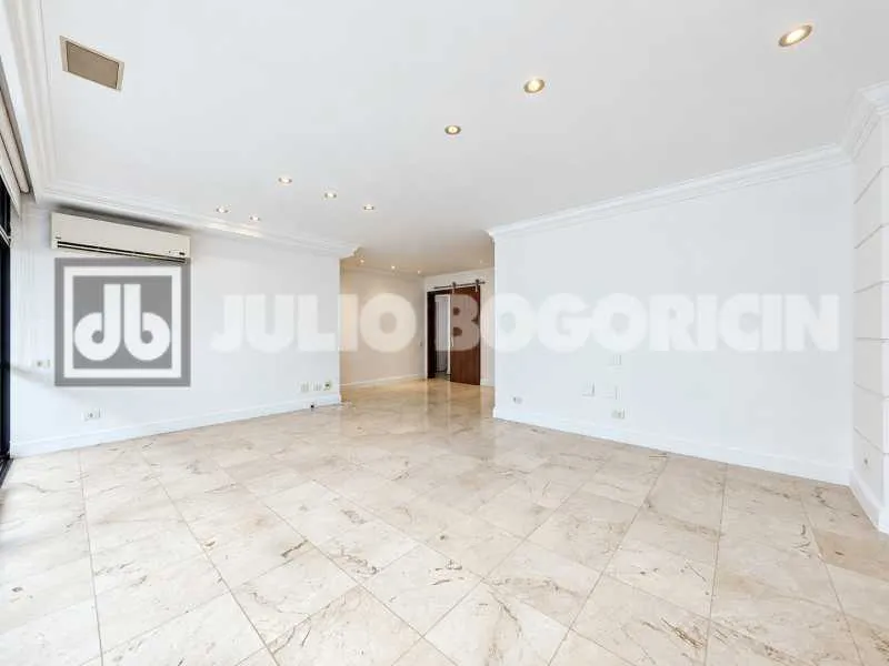 Квартира 125 м² із заскленим балконом та видом на гори — photo 9