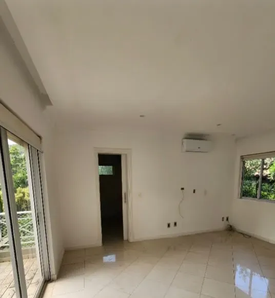 Casa com janelas do piso ao teto, Barra da Tijuca — photo 23