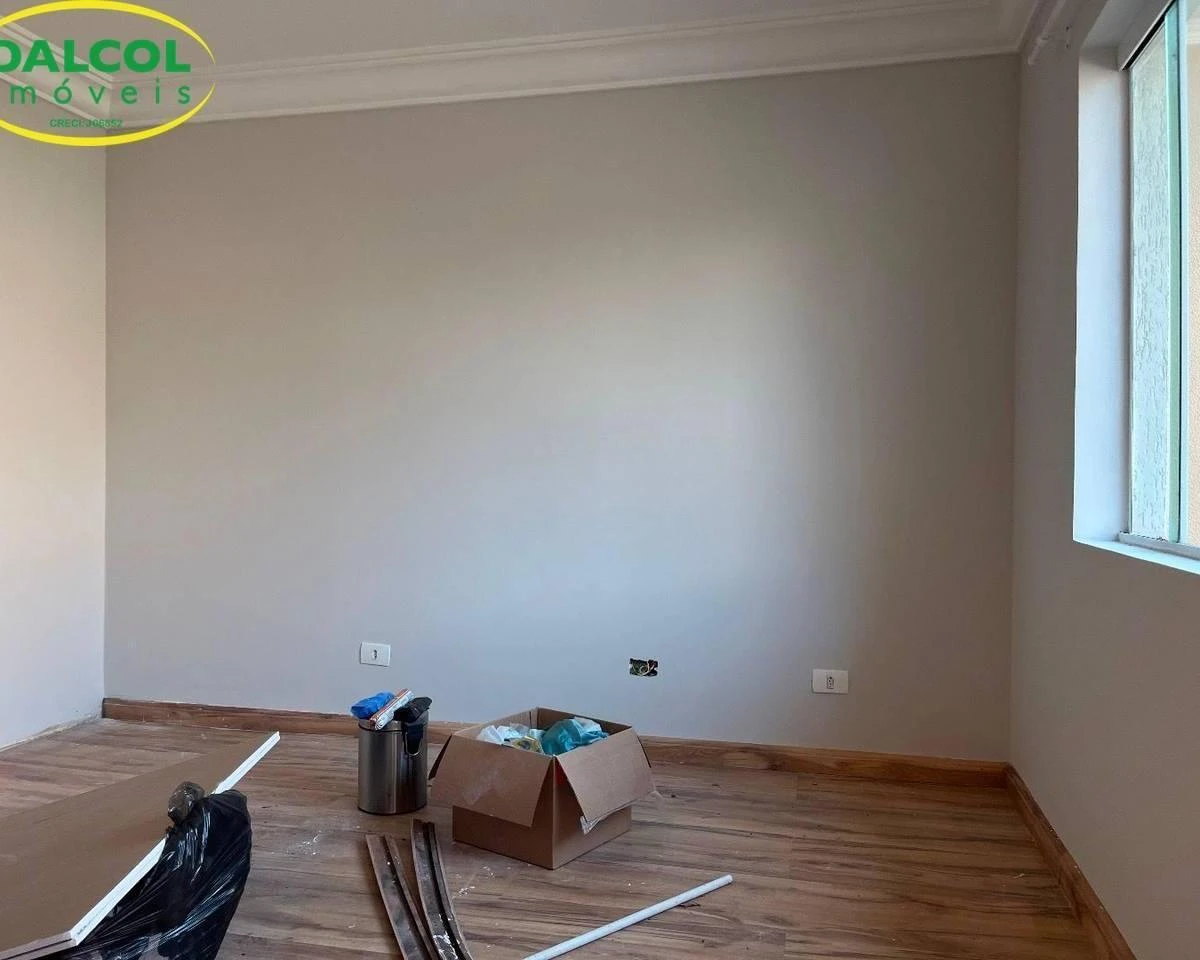 3-bedroom house with wood or laminate floors — photo 16