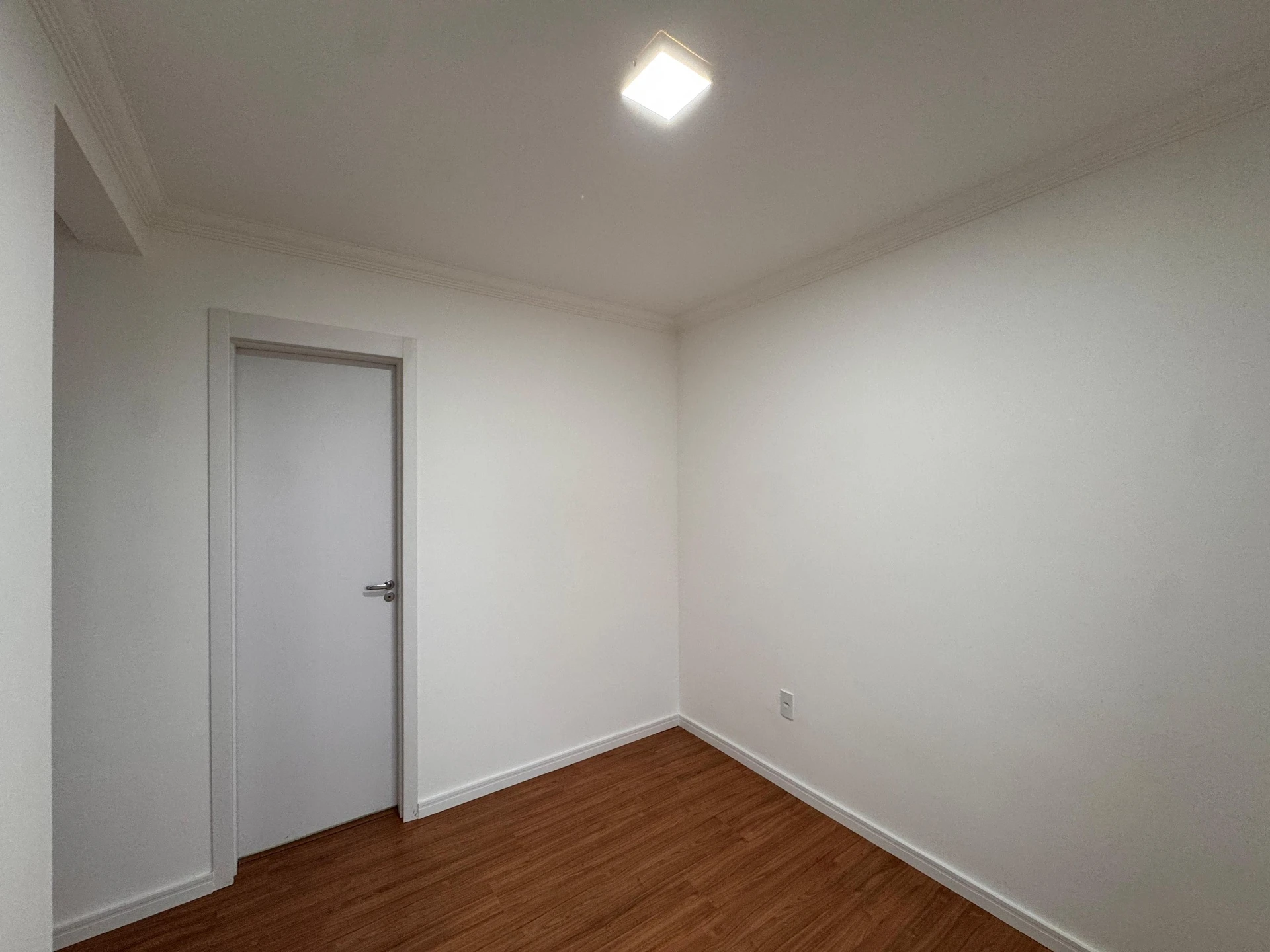 Apartment, 55 m², with wood or laminate floors — photo 10