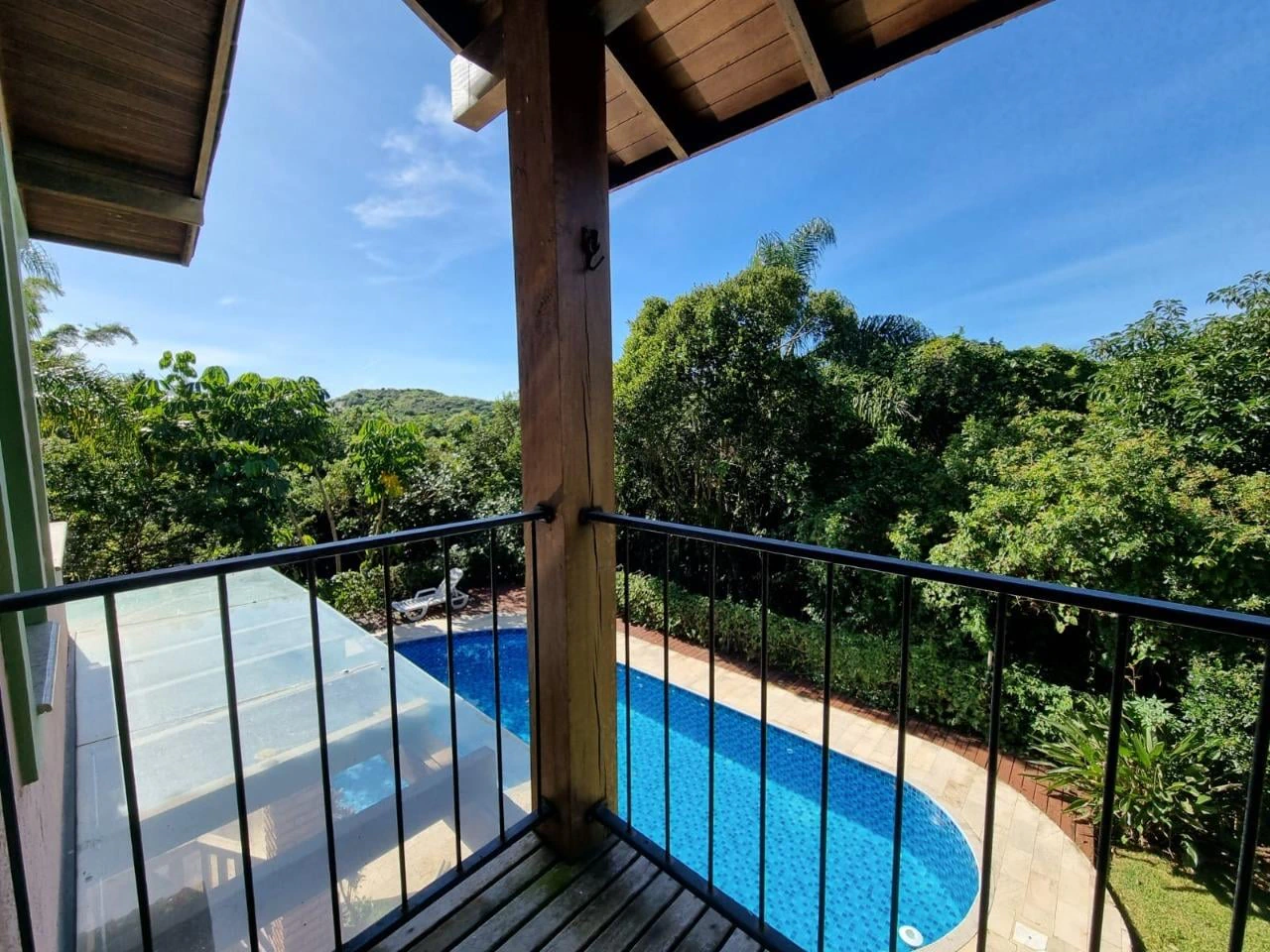 Casa de 244 m² con piscina privada y bañera