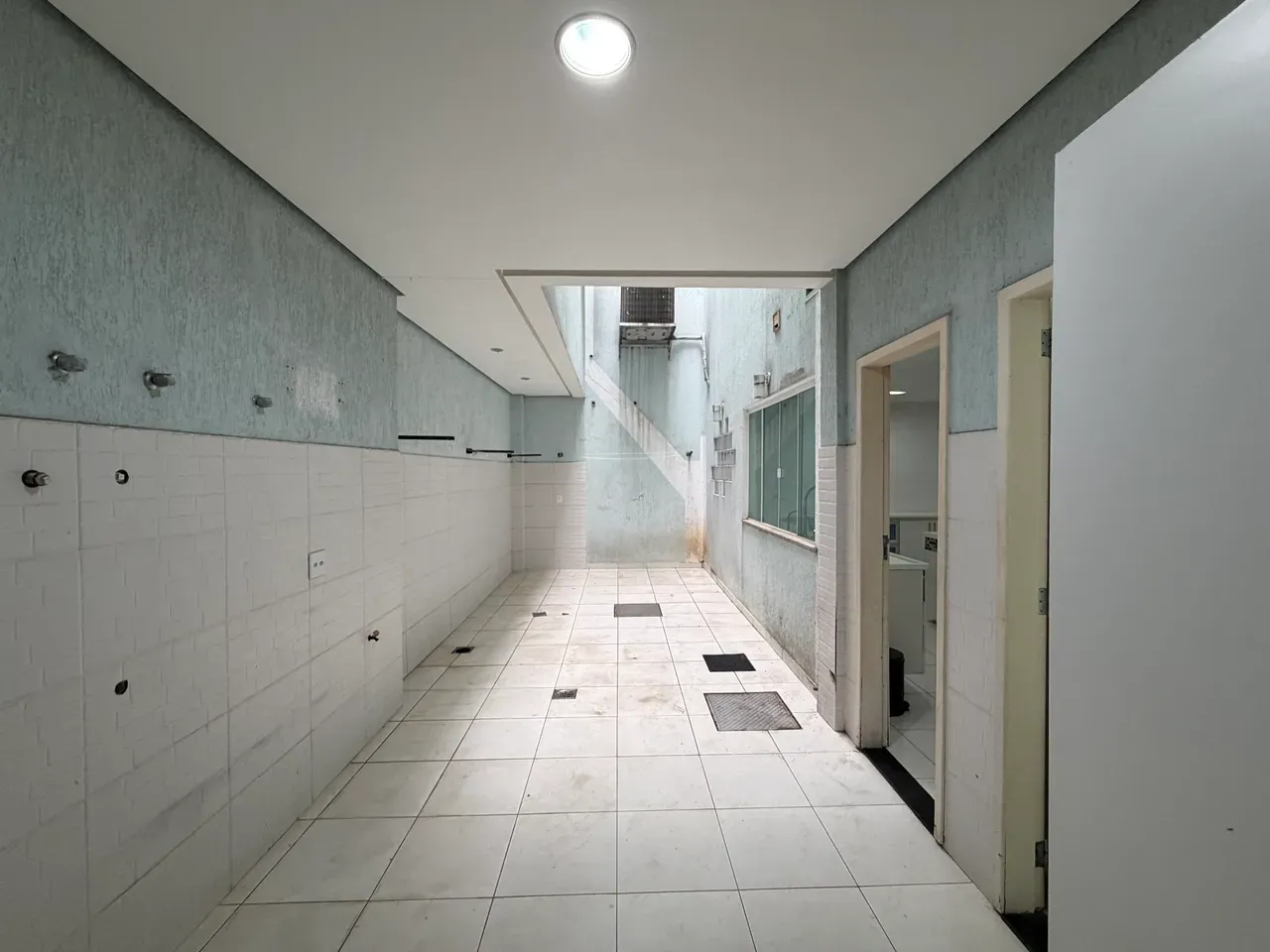 475 m² house with 4 bedrooms and gas open-plan kitchen — photo 17