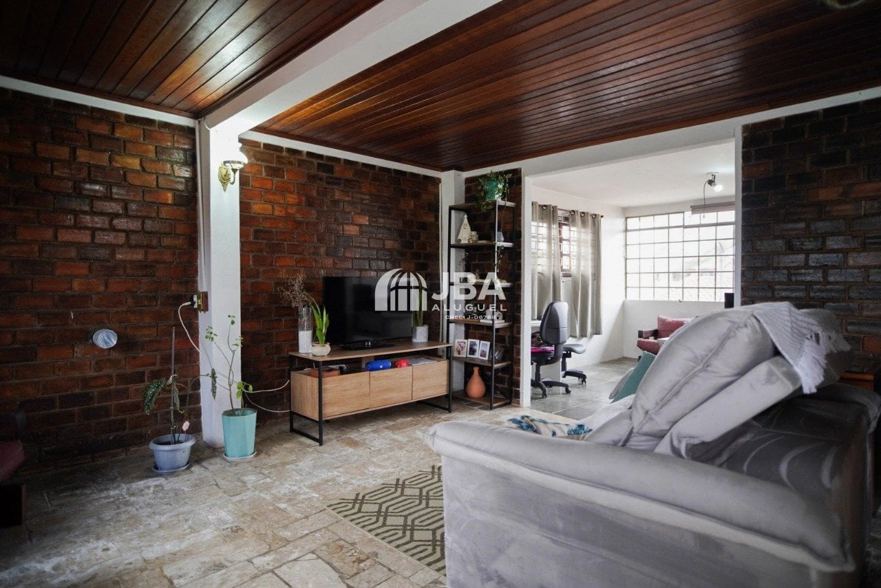 3-bedroom house with an open-plan kitchen and 210 m² — photo 3