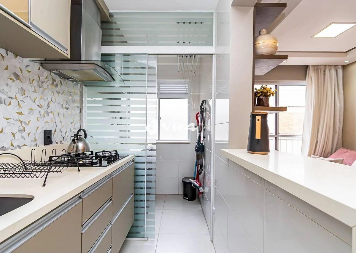 Furnished 3-bedroom apartment with open-plan kitchen — photo 8