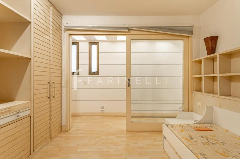Apartment with 3 bedrooms and a closed kitchen — photo 24