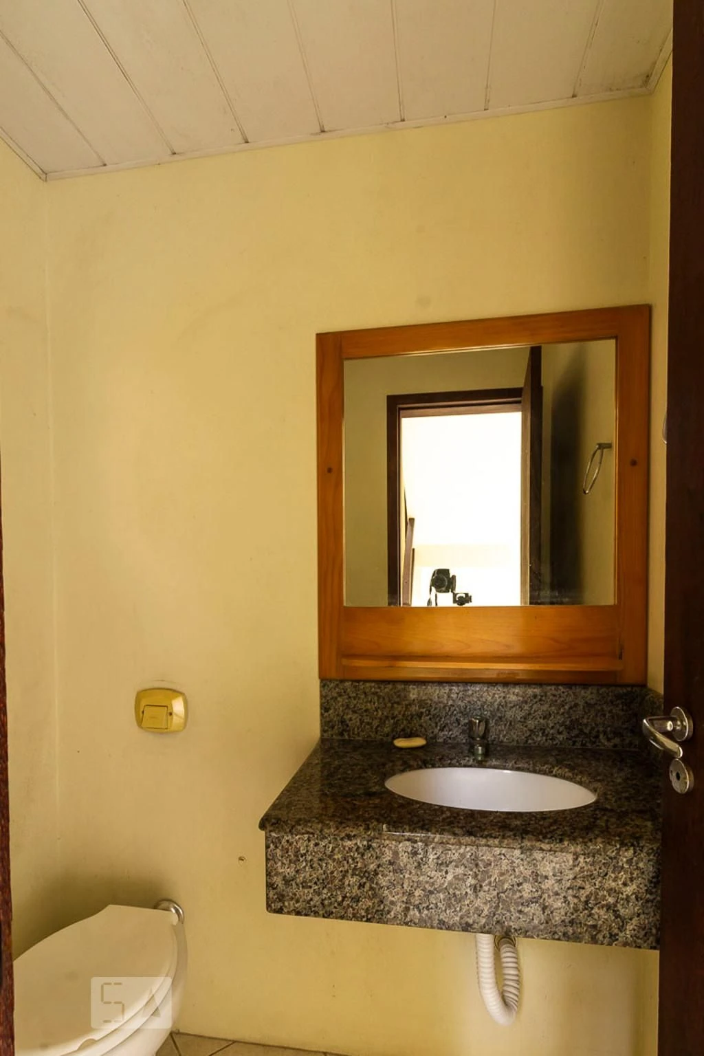 One-bedroom house with a garden in Florianópolis — photo 32