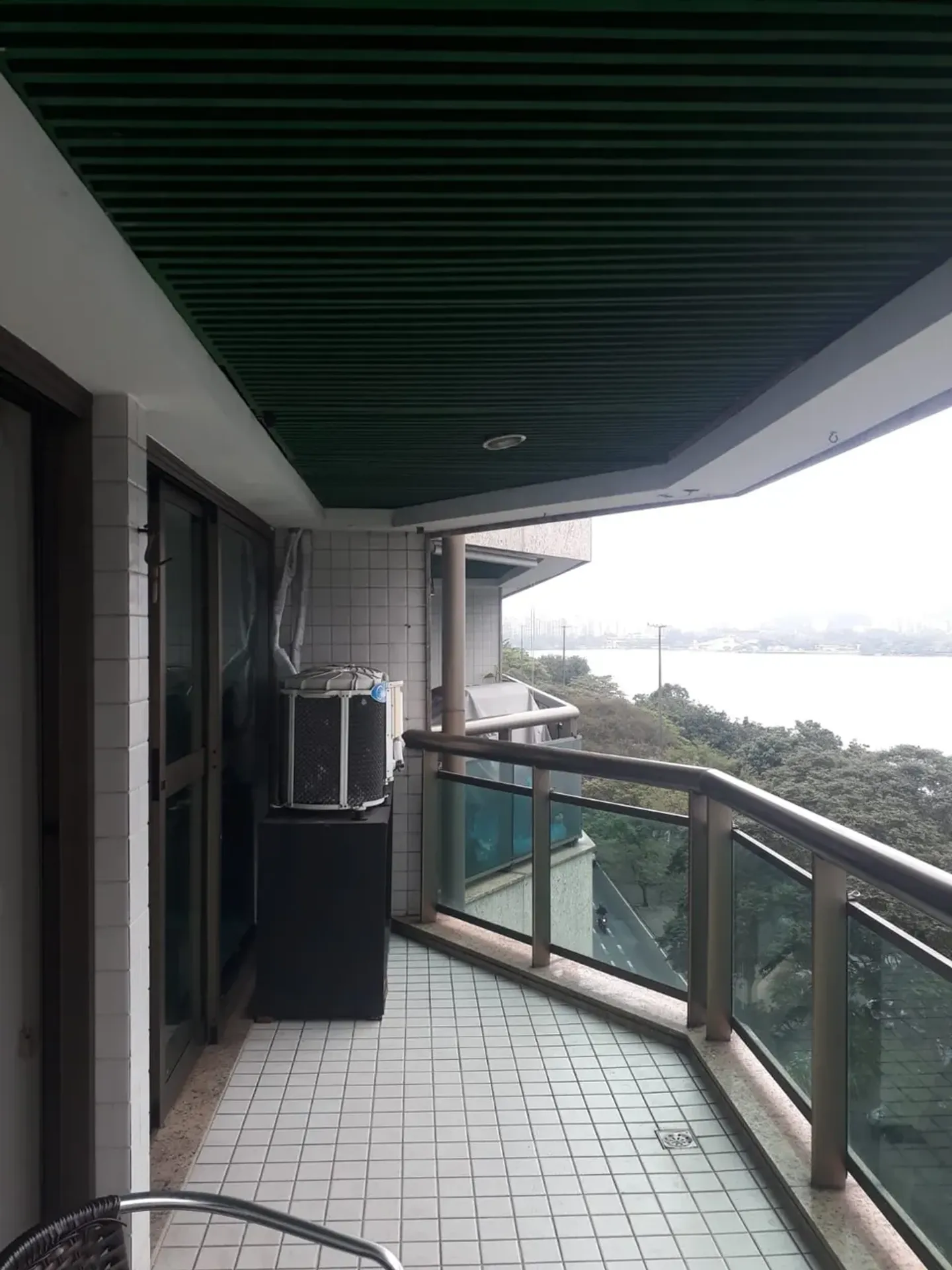 One-bedroom apartment with a water view — photo 19