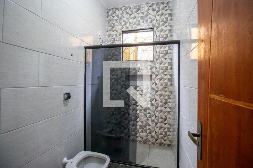 Balcony with a grill in a 2-bedroom house, 100 m² — photo 5