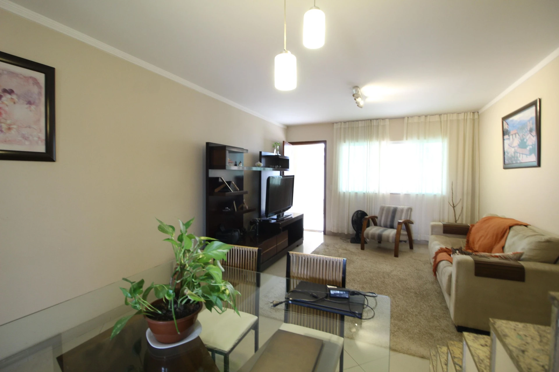 Rental apartment with 3 en-suite bedrooms and balcony — photo 31