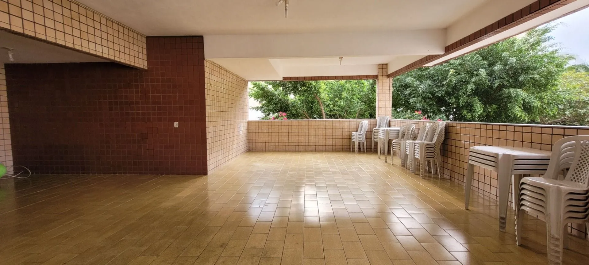 Квартира 96 м² з 2 спальнями та балконом — photo 7