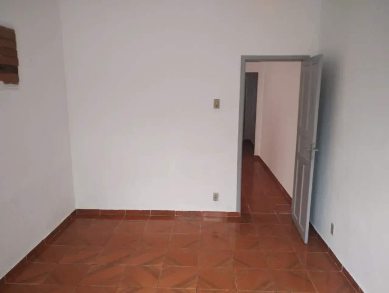 Apartamento de 1 quarto e 1 banheiro com cozinha fechada — photo 6