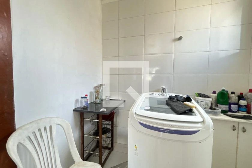 4-bedroom house with a bathtub — photo 35
