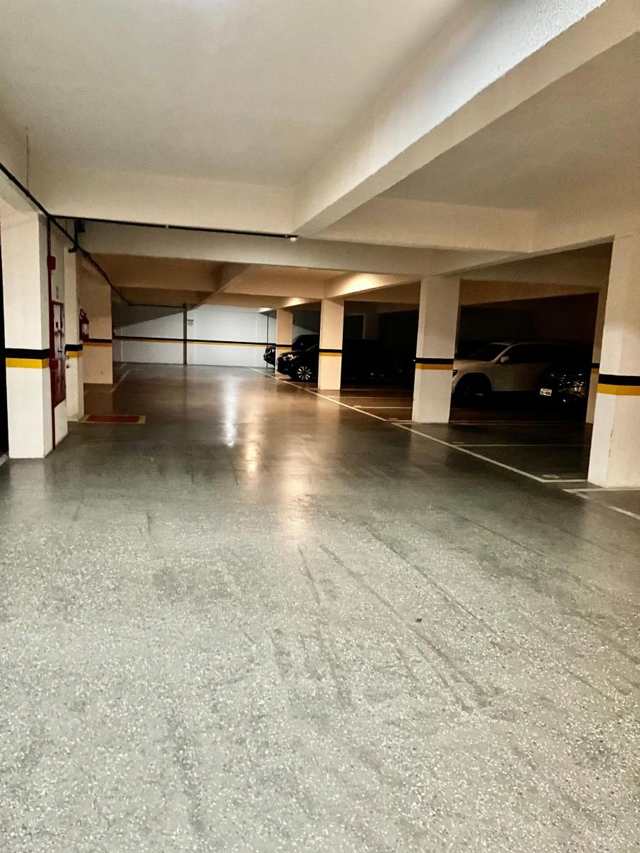 Apartamento de 190 m² con 3 dormitorios y ventanales amplios — photo 38