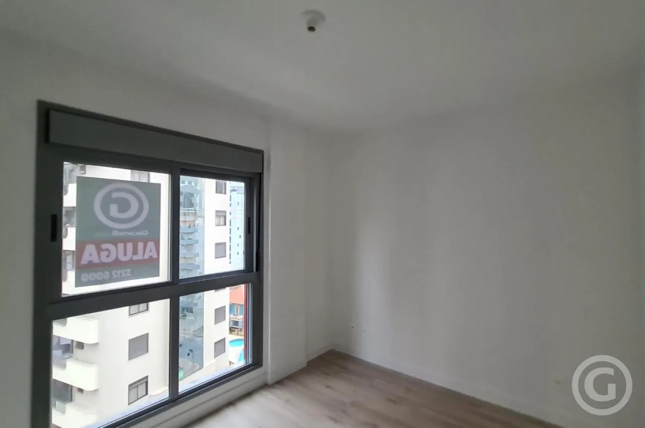 Apartamento de 2 quartos, ambos suítes, 74 m², Centro