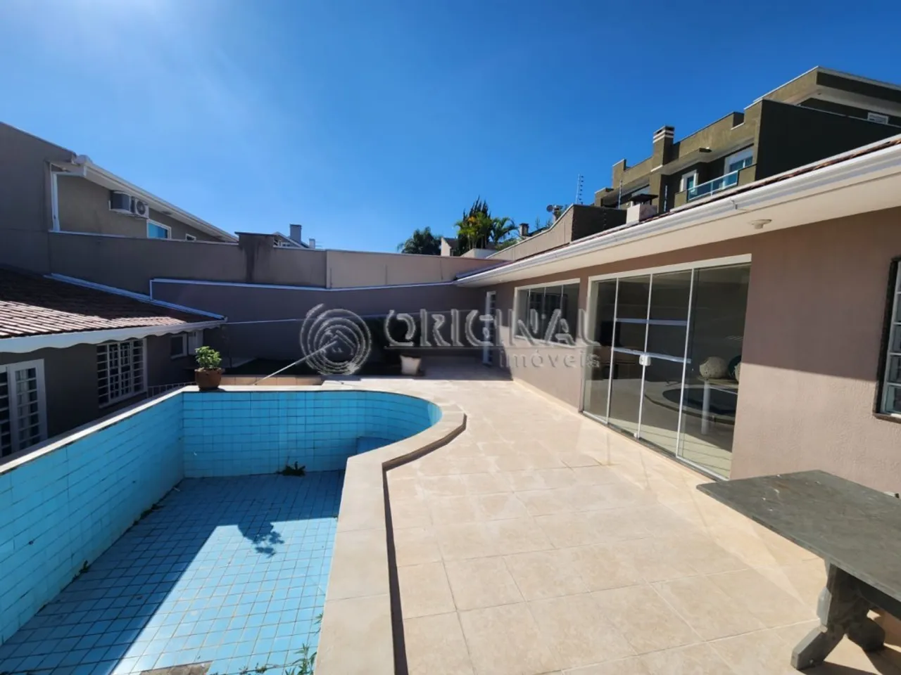 House with 3 bedrooms, 2 suites and private BBQ — photo 17