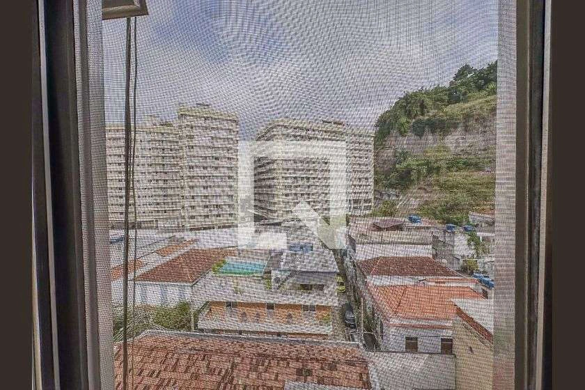 Furnished 86 m² apartment with 2 bedrooms and balcony — photo 23