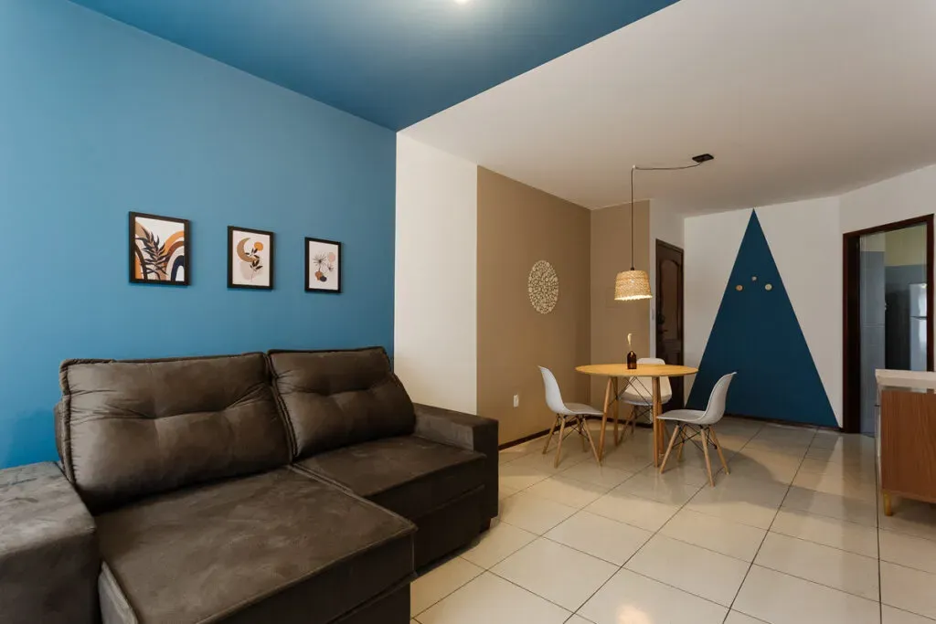 Furnished apartment on the 4th floor with en-suite bedroom