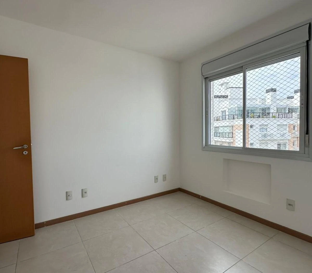 3-bedroom apartment with a water view in Florianópolis — photo 23