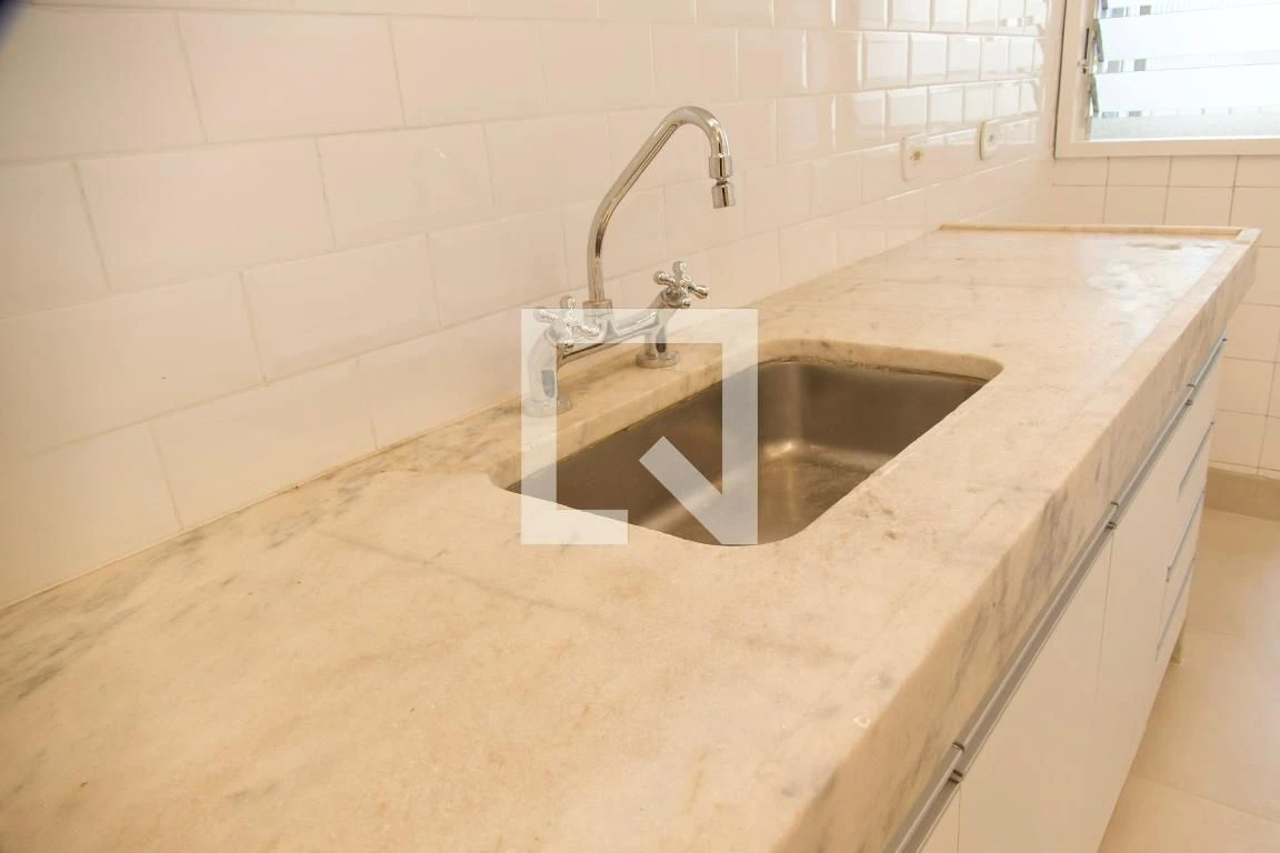 1-bedroom apartment with enclosed kitchen and balcony — photo 33