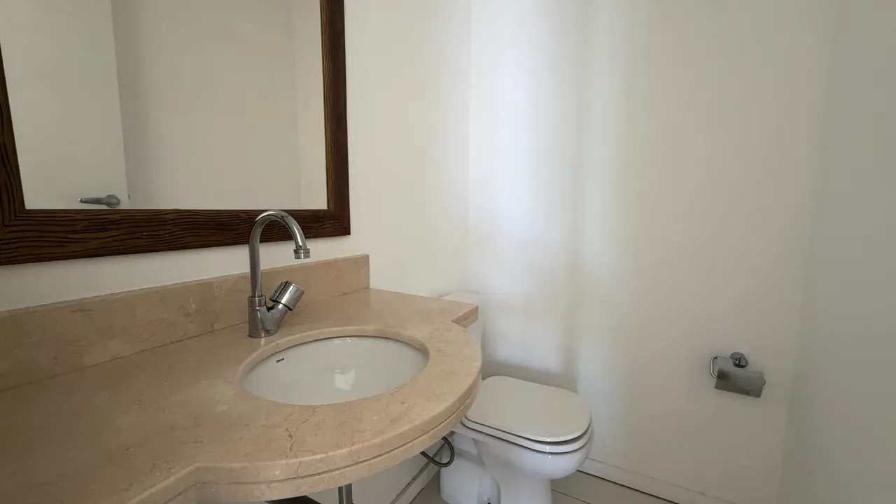 157 m² apartment with 4 bedrooms, 3 baths, balcony — photo 24