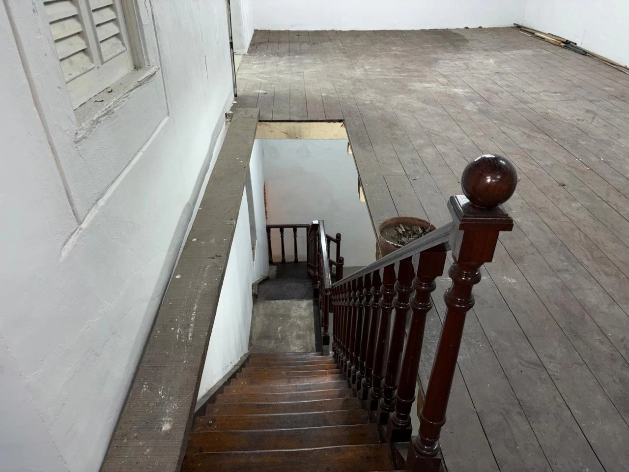 Unfurnished 326 m² house with 2 bedrooms and 2 bathrooms — photo 5