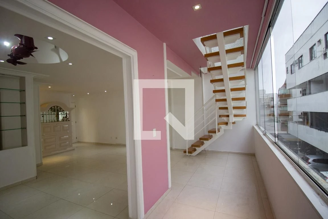 Apartamento sem mobília com 3 quartos e 5 banheiros — photo 29