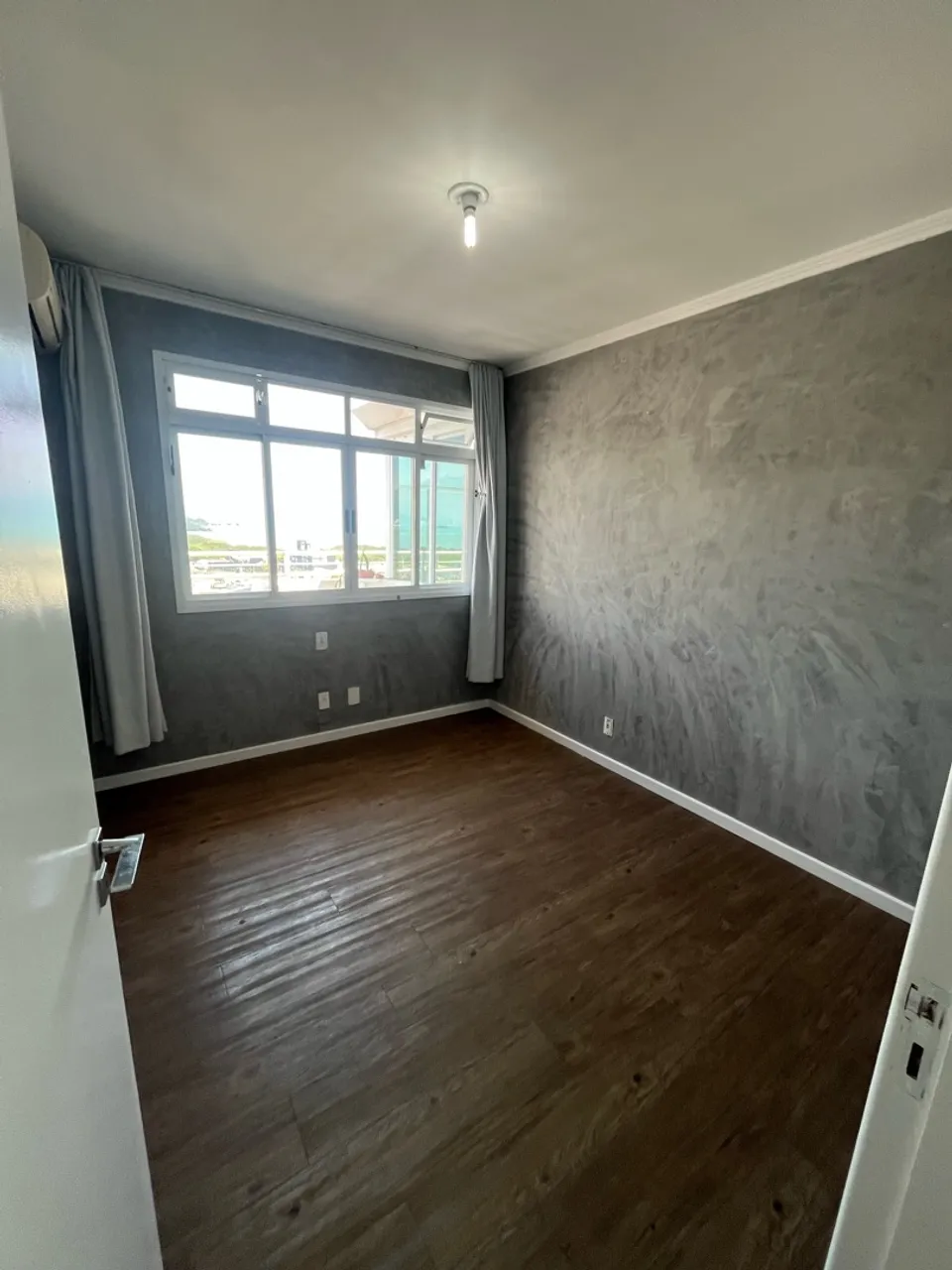 3-bedroom apartment in a building with a gym — photo 8