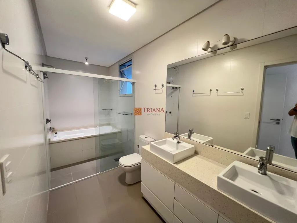 4-bedroom apartment with a water view in Florianópolis — photo 10