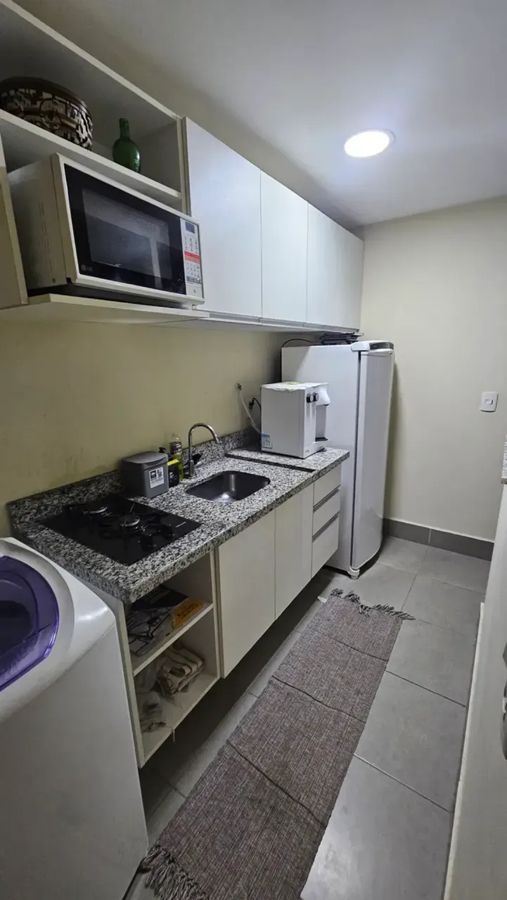 Furnished 1-bedroom apartment with open-plan kitchen — photo 3