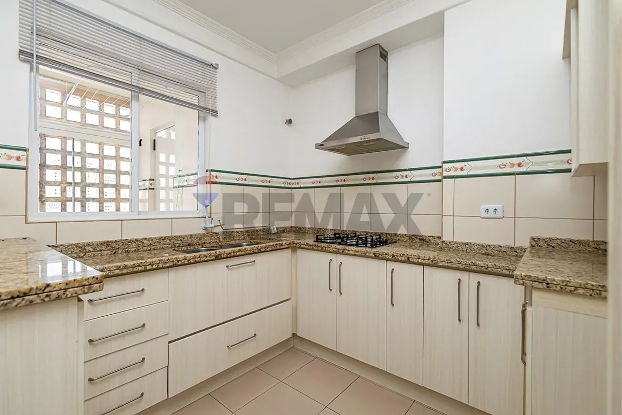 Home office in a 3-bedroom apartment, 181 m² — photo 8