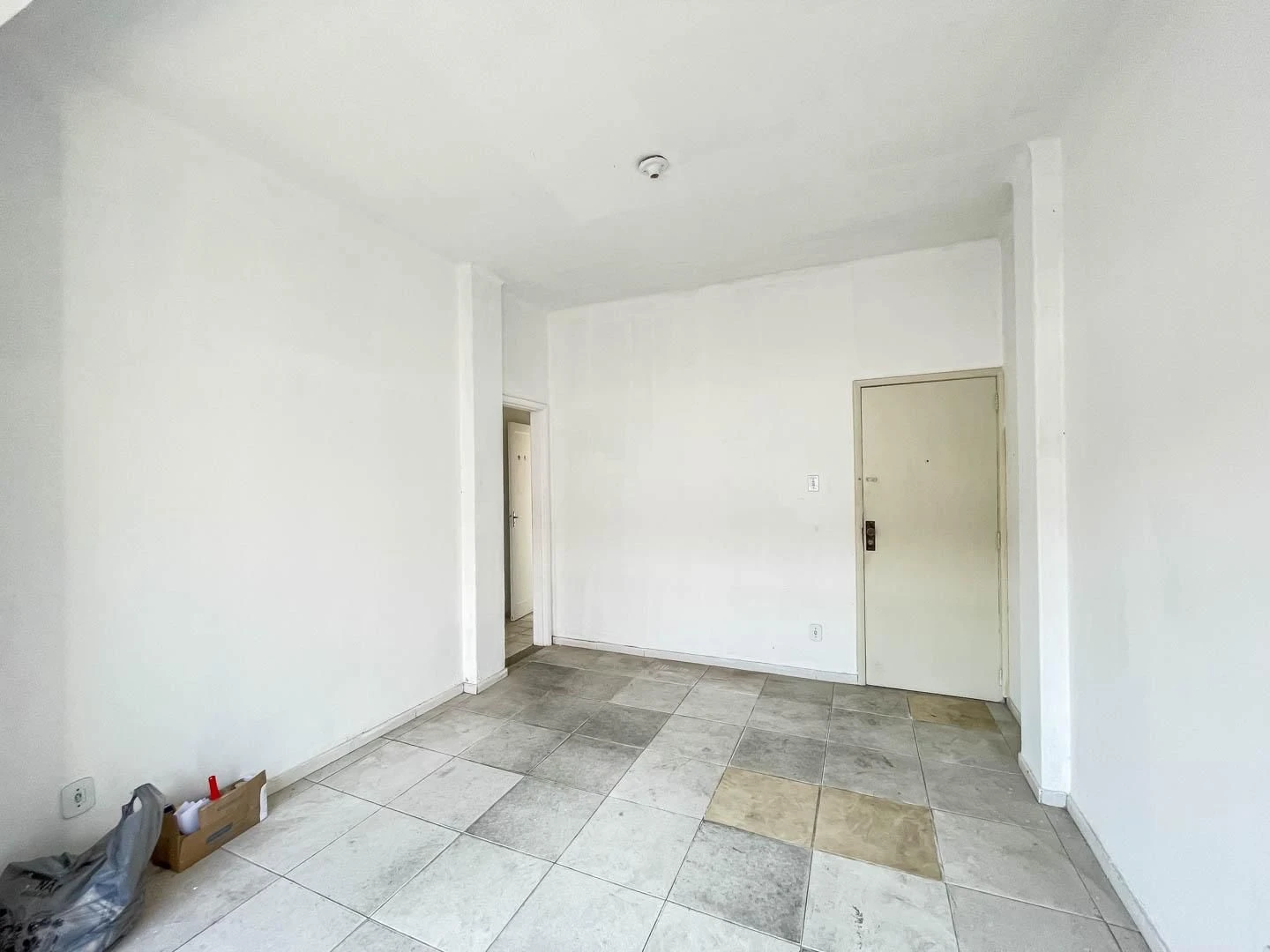 1-bedroom unfurnished apartment with no parking — photo 20