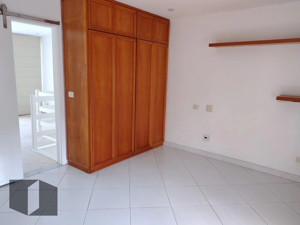 Невлаштований будинок із 4 спальнями та 4 ванними — photo 28