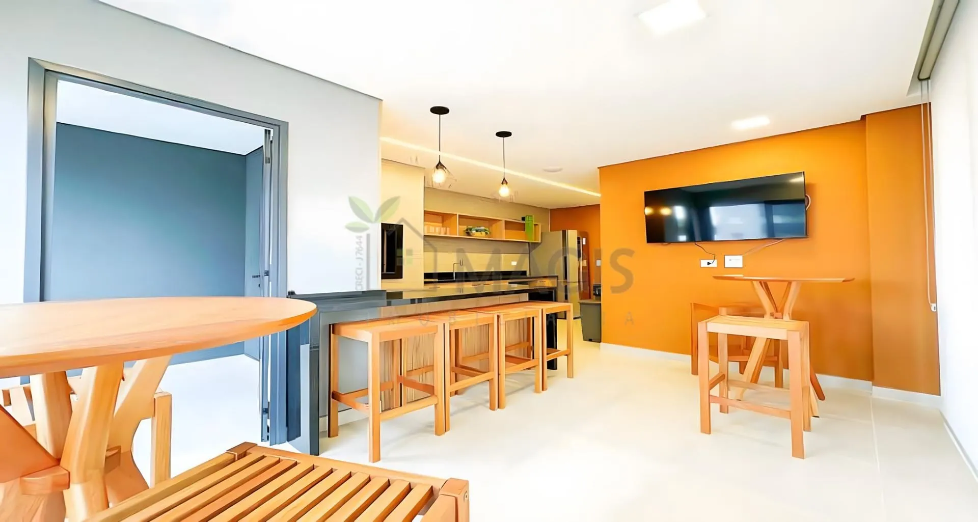 Balcony with a grill in a one-bedroom apartment, 30 m² — photo 13
