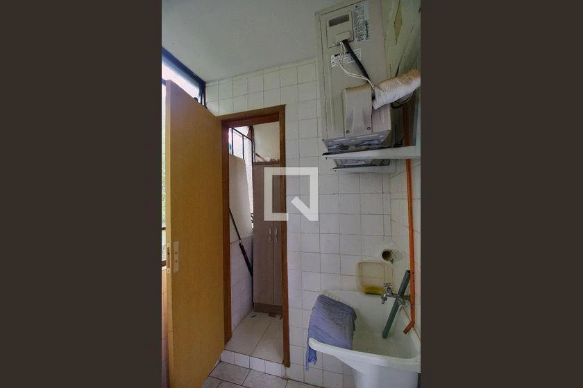 3-bedroom apartment with a home office in Curitiba — photo 29