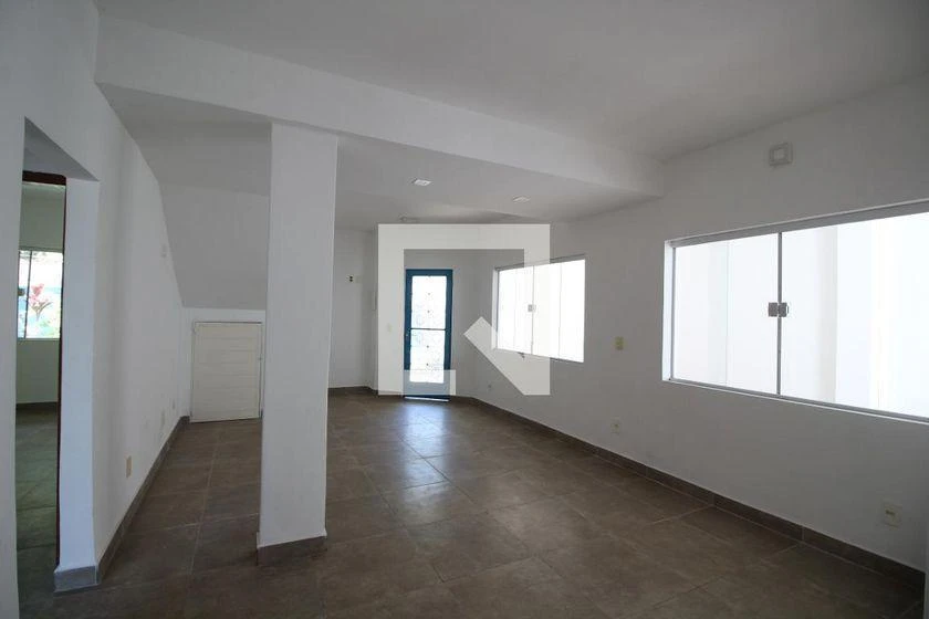 Rental house with 4 bedrooms and 340 m² — photo 11