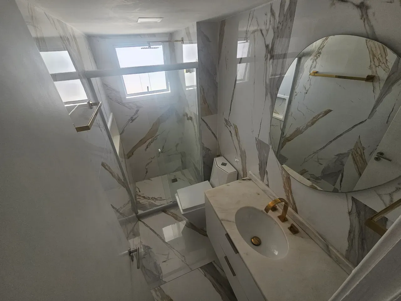 Apartamento com 5 quartos e 5 banheiros em 215 m² — photo 16
