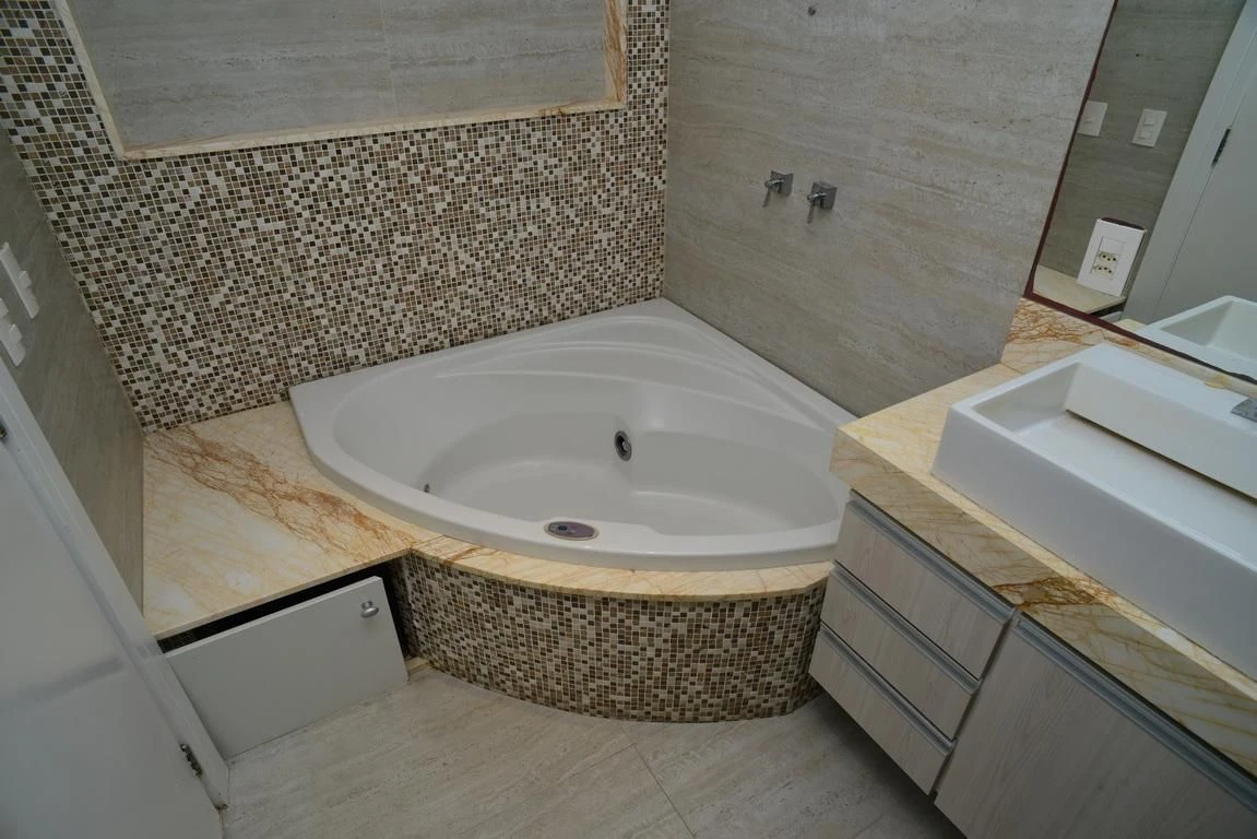 Ванна та 4 спальні: квартира 300 м² — photo 67