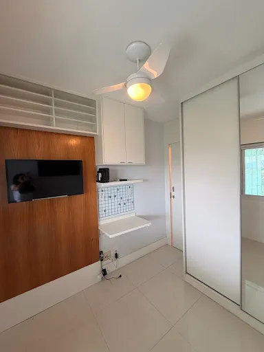 3-bedroom apartment with a glass-enclosed balcony — photo 21