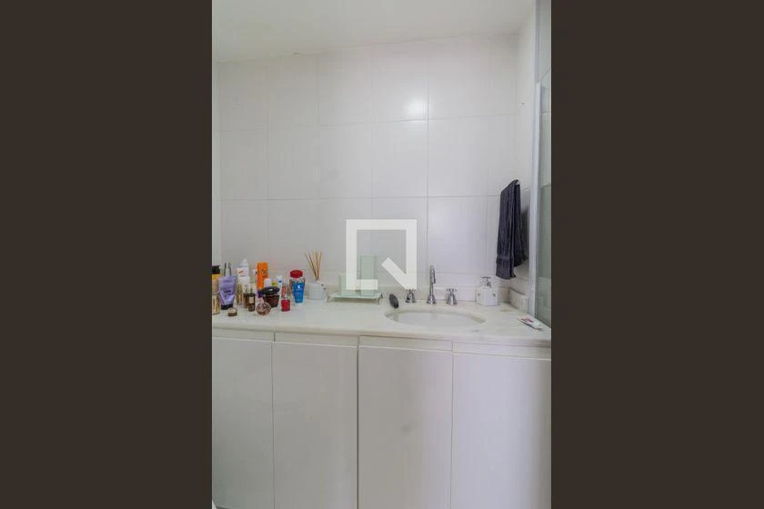 Furnished 70 m² apartment with open-plan kitchen — photo 38