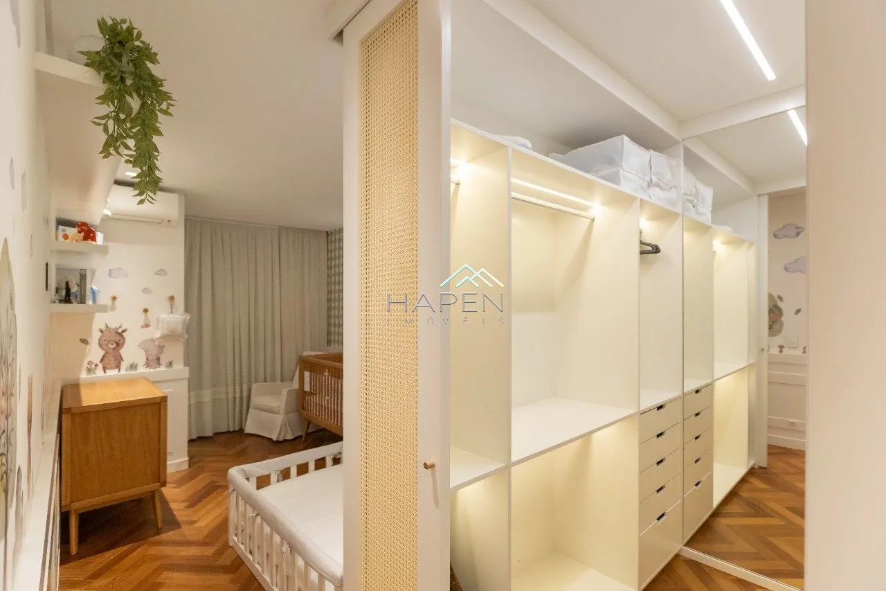 Квартира 215 м² с 3 спальнями-сюитами и 5 ванными — photo 21