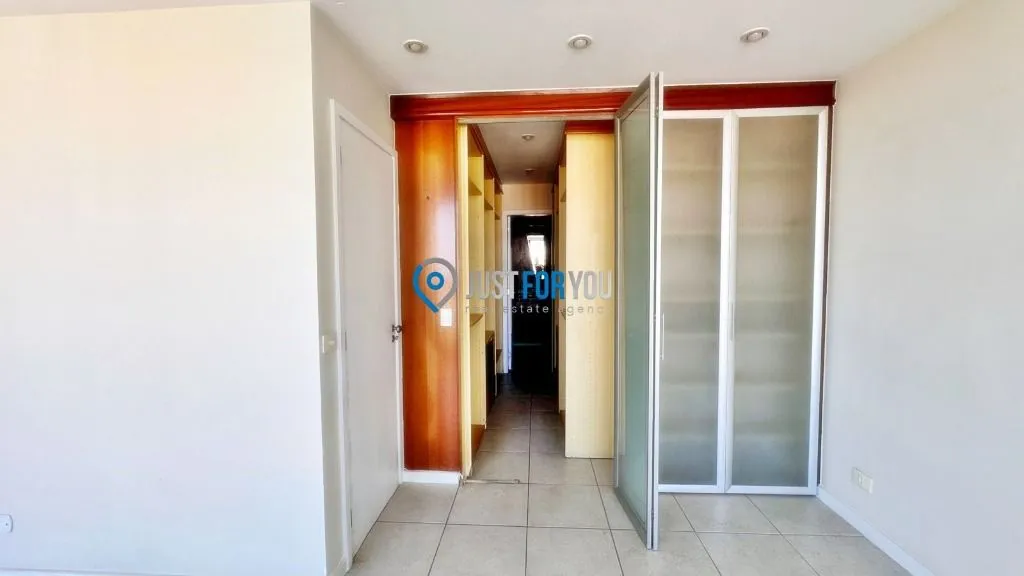 3-bedroom apartment with 4 baths and balcony — photo 22