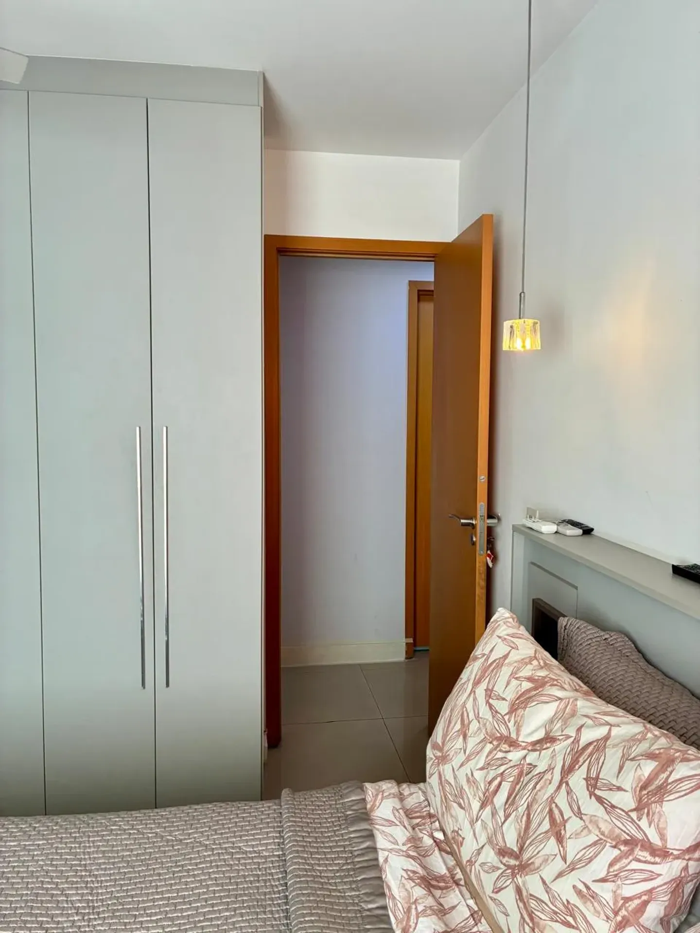 Furnished 2-bedroom apartment with en-suite and parking — photo 26