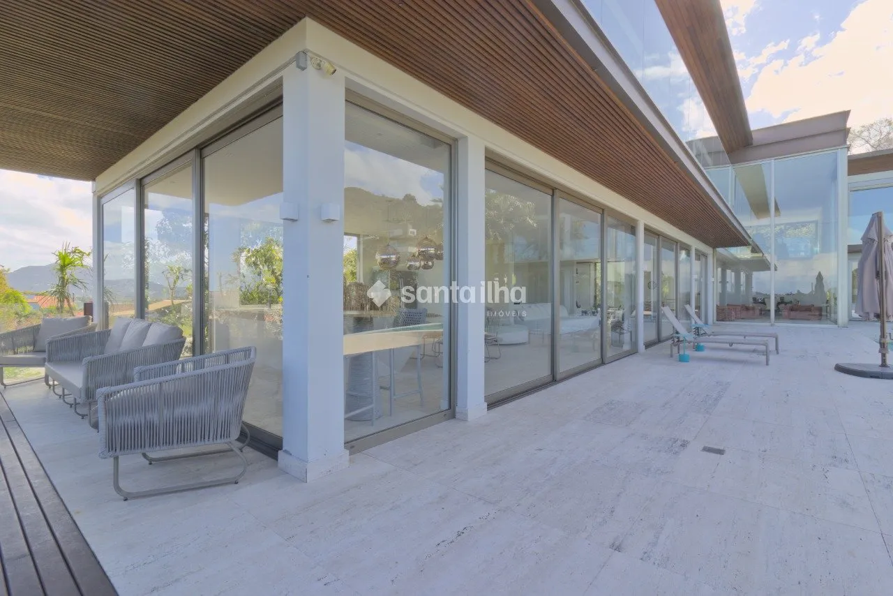 House with 6 en-suite bedrooms and 8 bathrooms, 1350 m² — photo 9