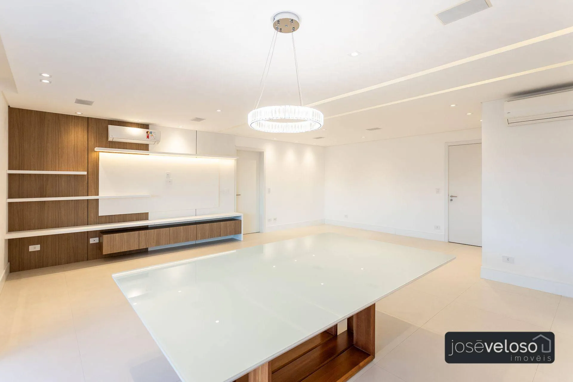 Apartment with open-plan kitchen and 4 bedrooms, 297 m² — photo 10